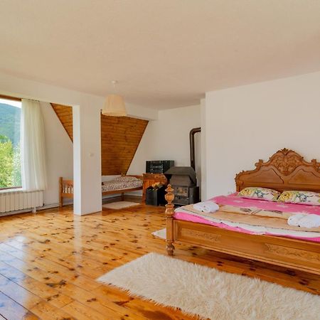 Etno Selo Montenegro Hotel Plužine Ngoại thất bức ảnh