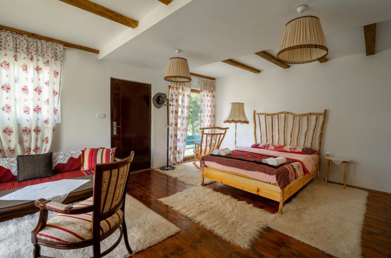 Etno Selo Montenegro Hotel Plužine Ngoại thất bức ảnh