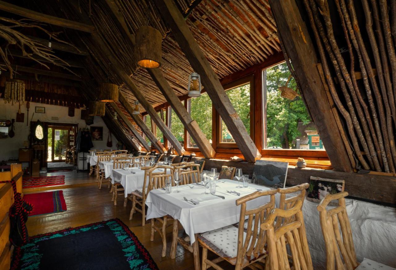 Etno Selo Montenegro Hotel Plužine Ngoại thất bức ảnh