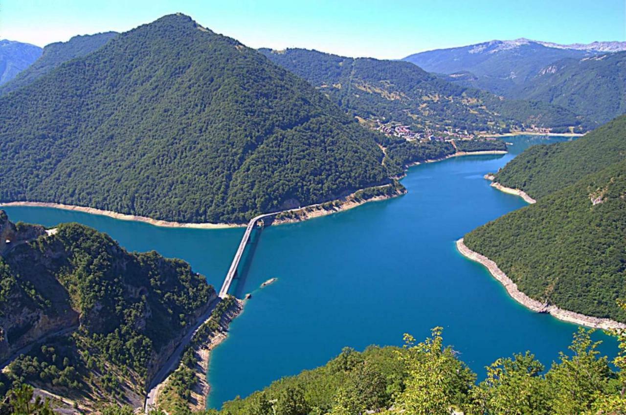 Etno Selo Montenegro Hotel Plužine Ngoại thất bức ảnh