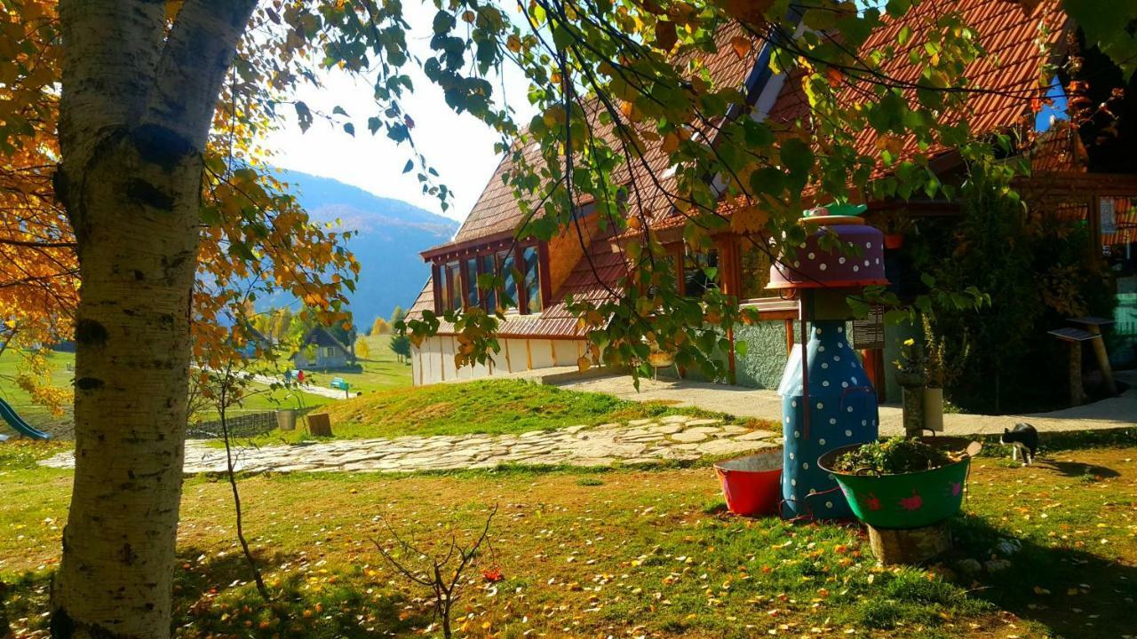 Etno Selo Montenegro Hotel Plužine Ngoại thất bức ảnh